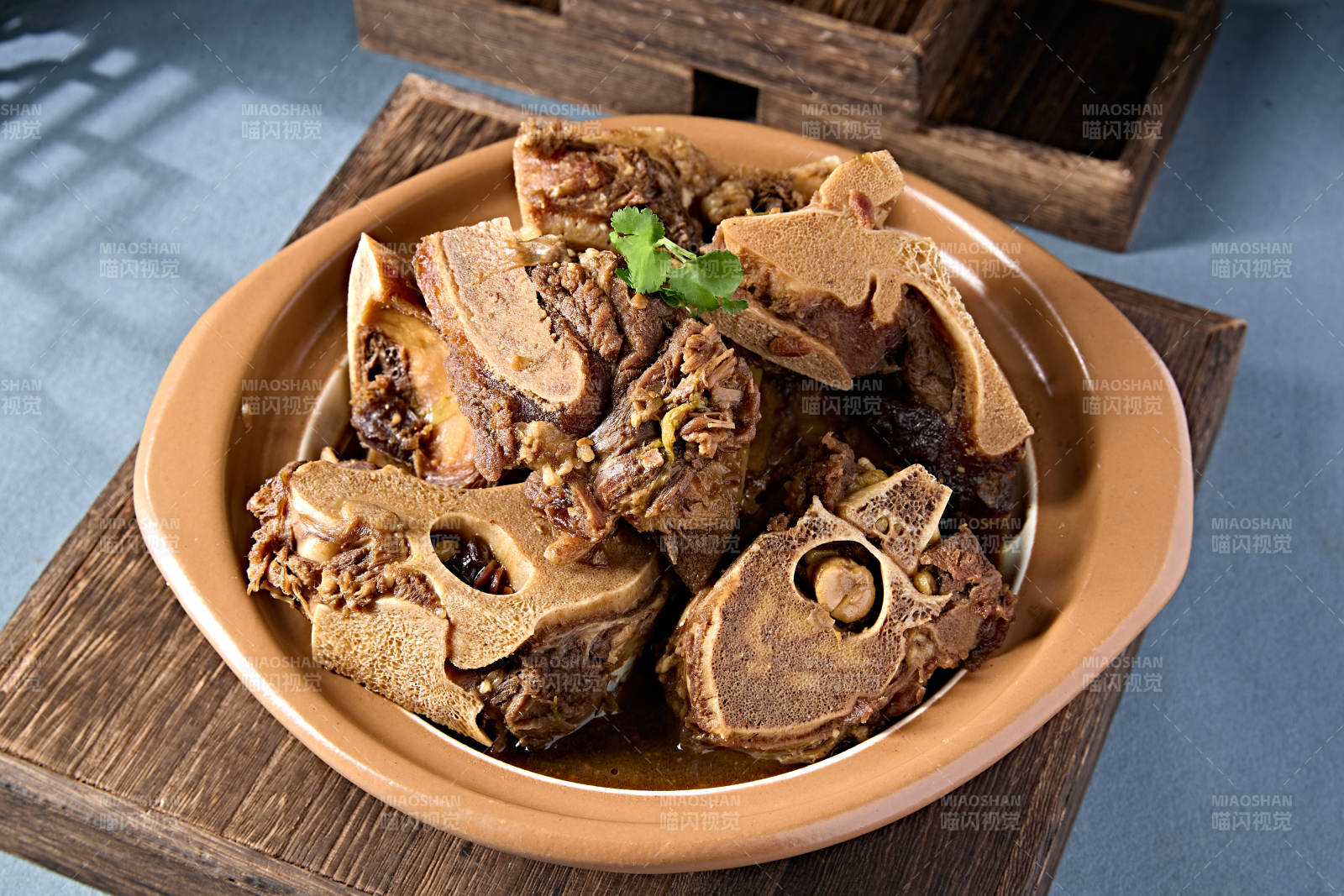 草原美食黄焖羊蝎子图片