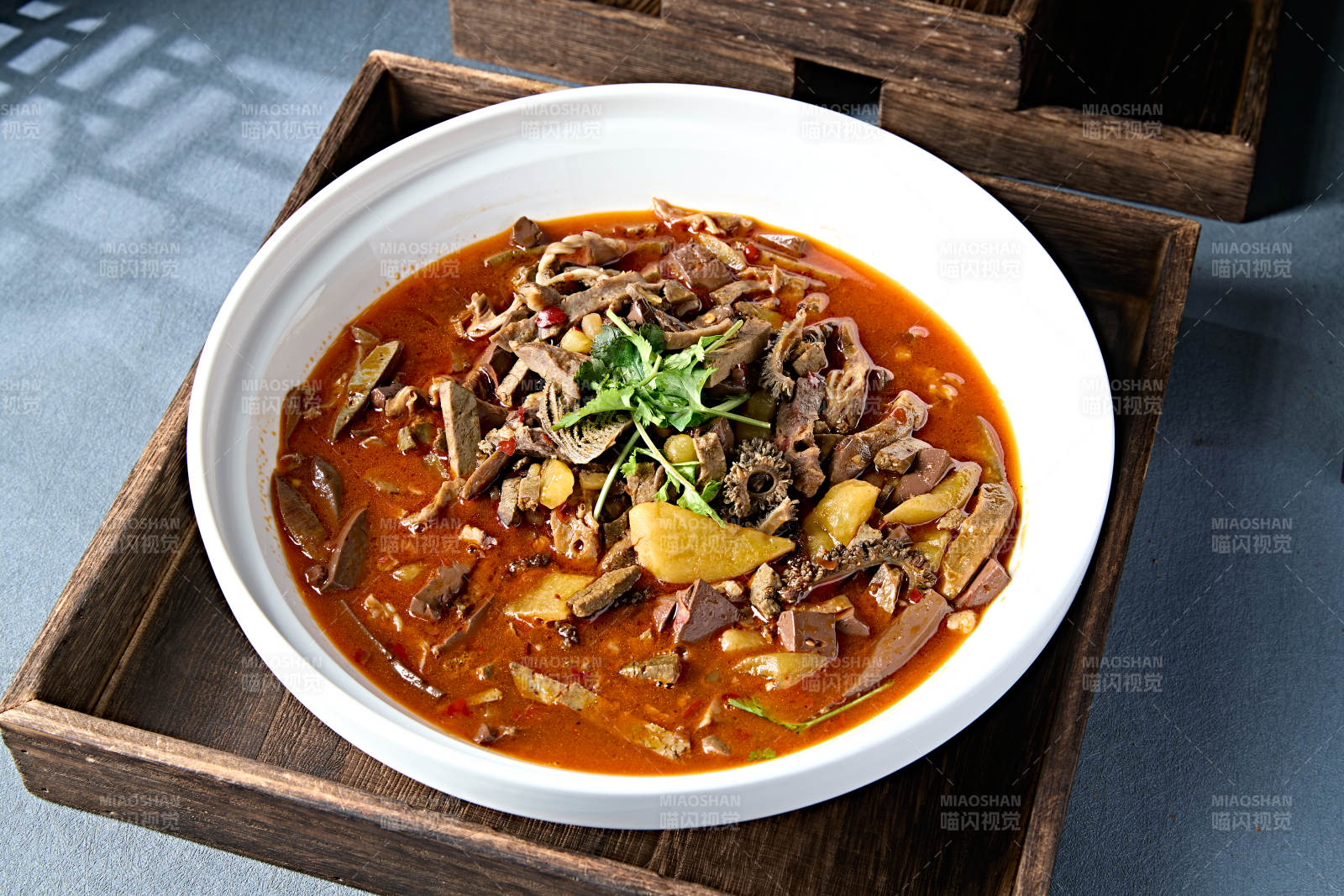 红油香辣土豆顿羊杂图片