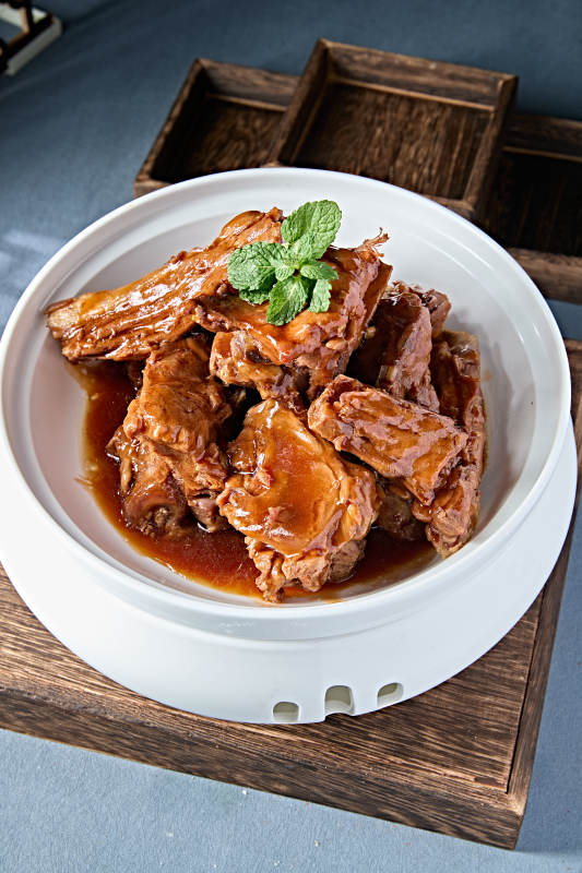 草原美食黄焖羊尾骨图片