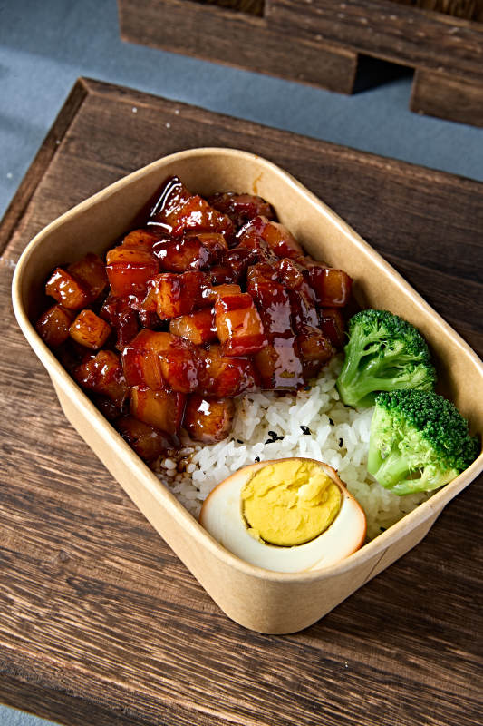 外卖简餐盒装台湾卤肉饭图片