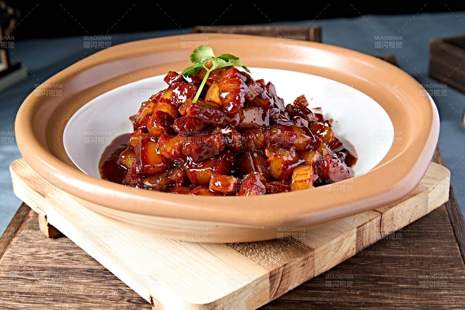 美味砂锅红烧肉台式卤肉图片