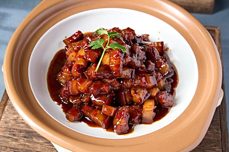 美味砂锅红烧肉台式卤肉图片