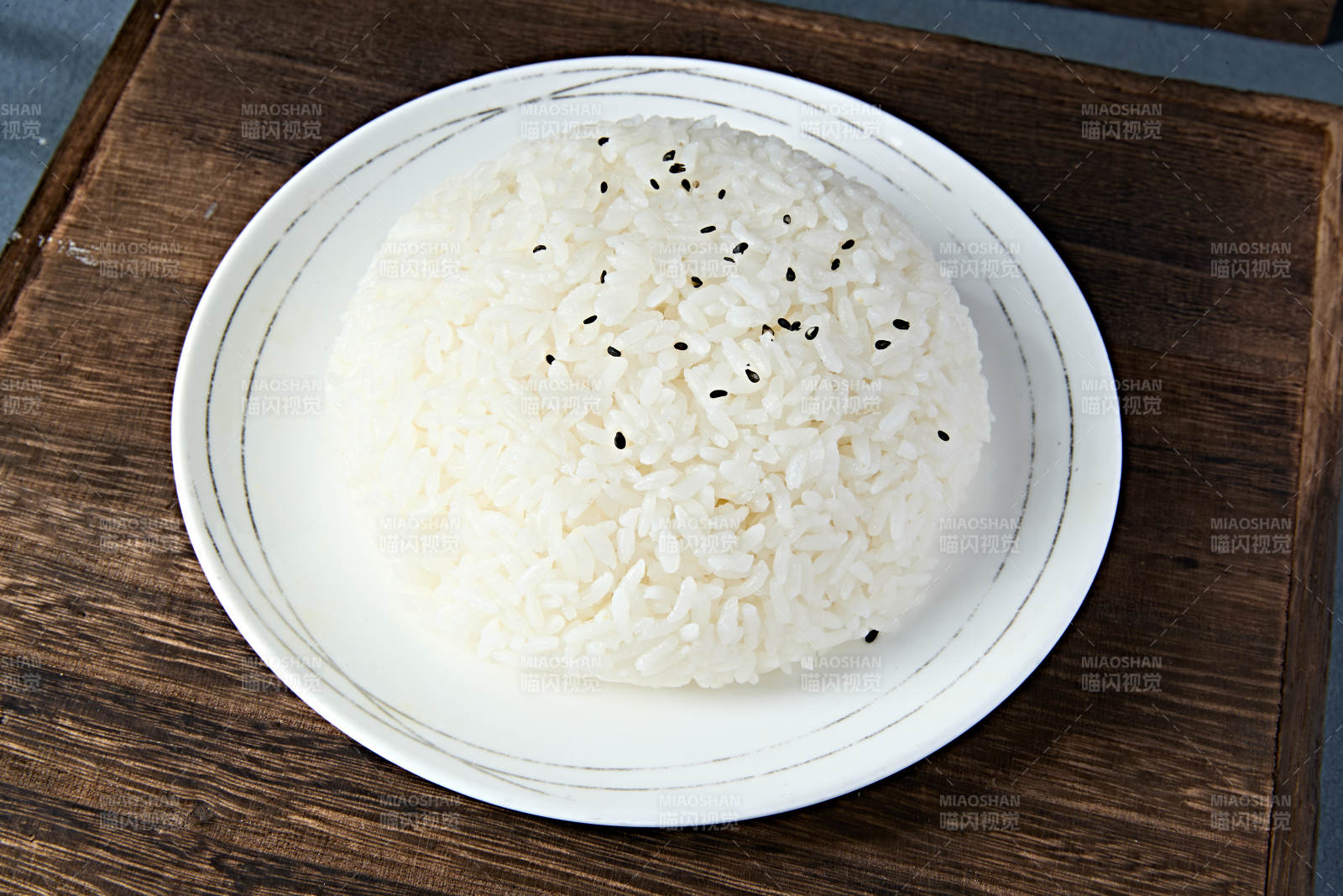 香喷喷的现蒸白米饭图片