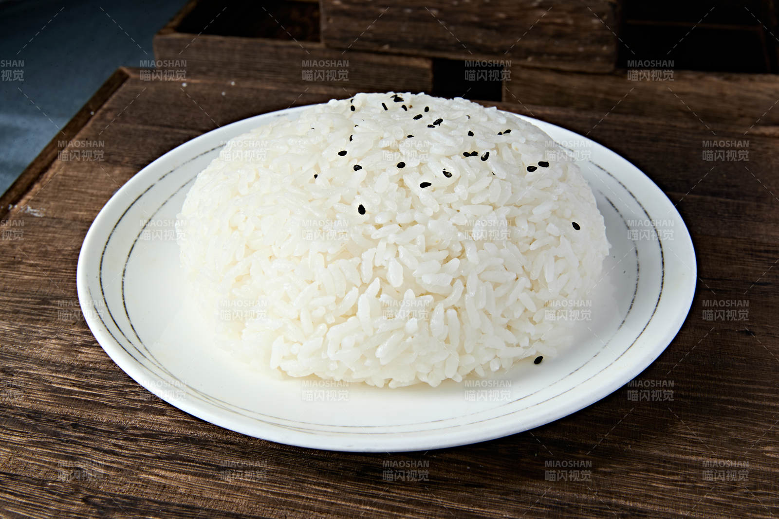 香喷喷的现蒸白米饭图片