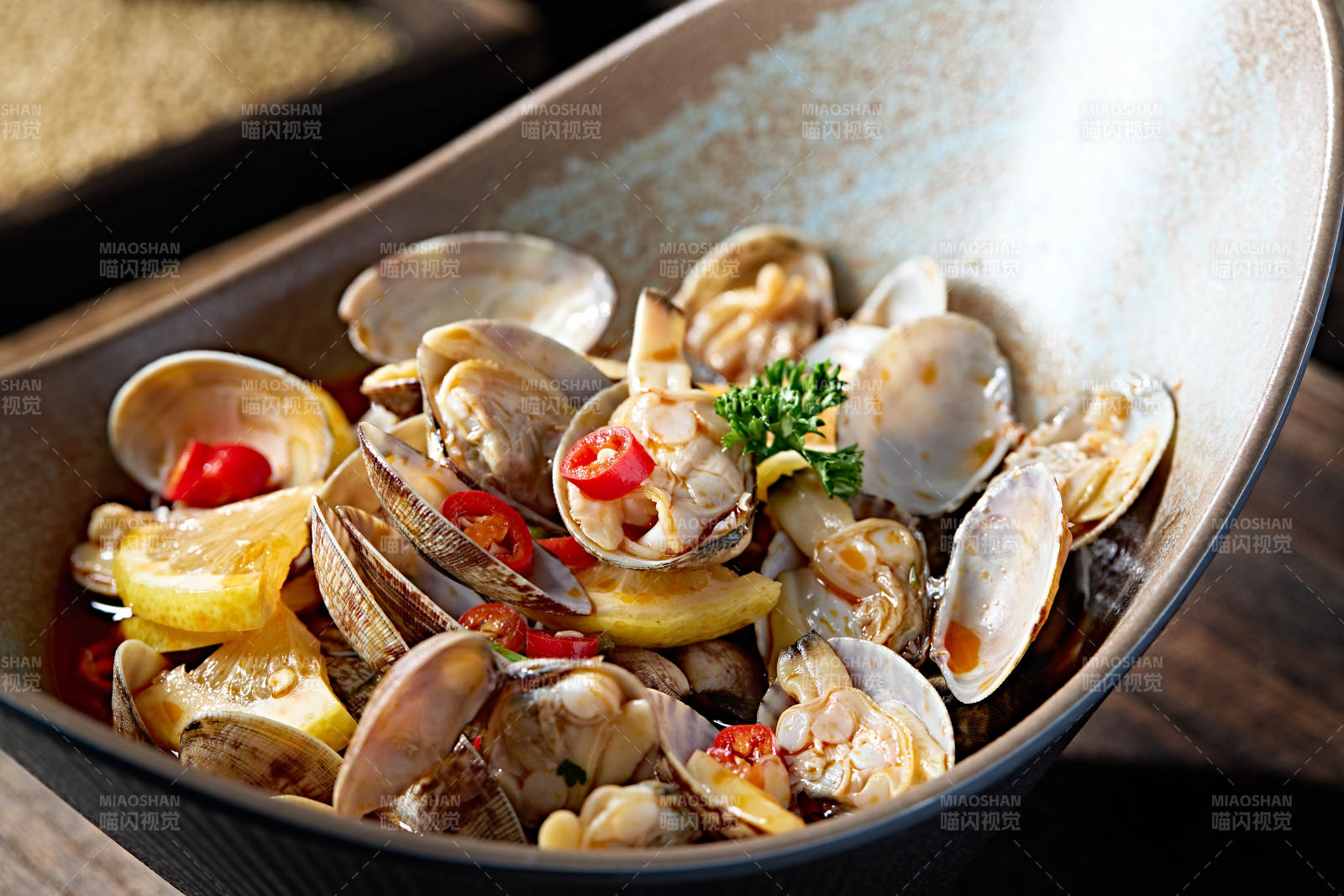 柠檬酸汤腌花蛤图片