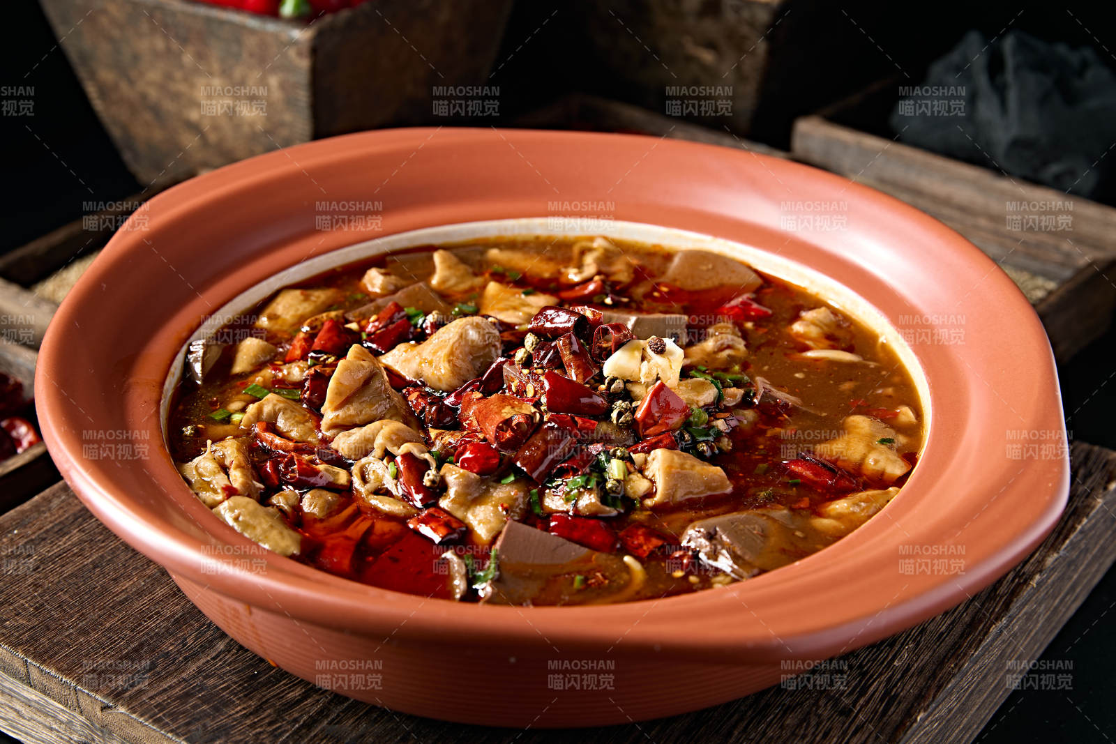 川味砂锅肥肠毛血旺图片
