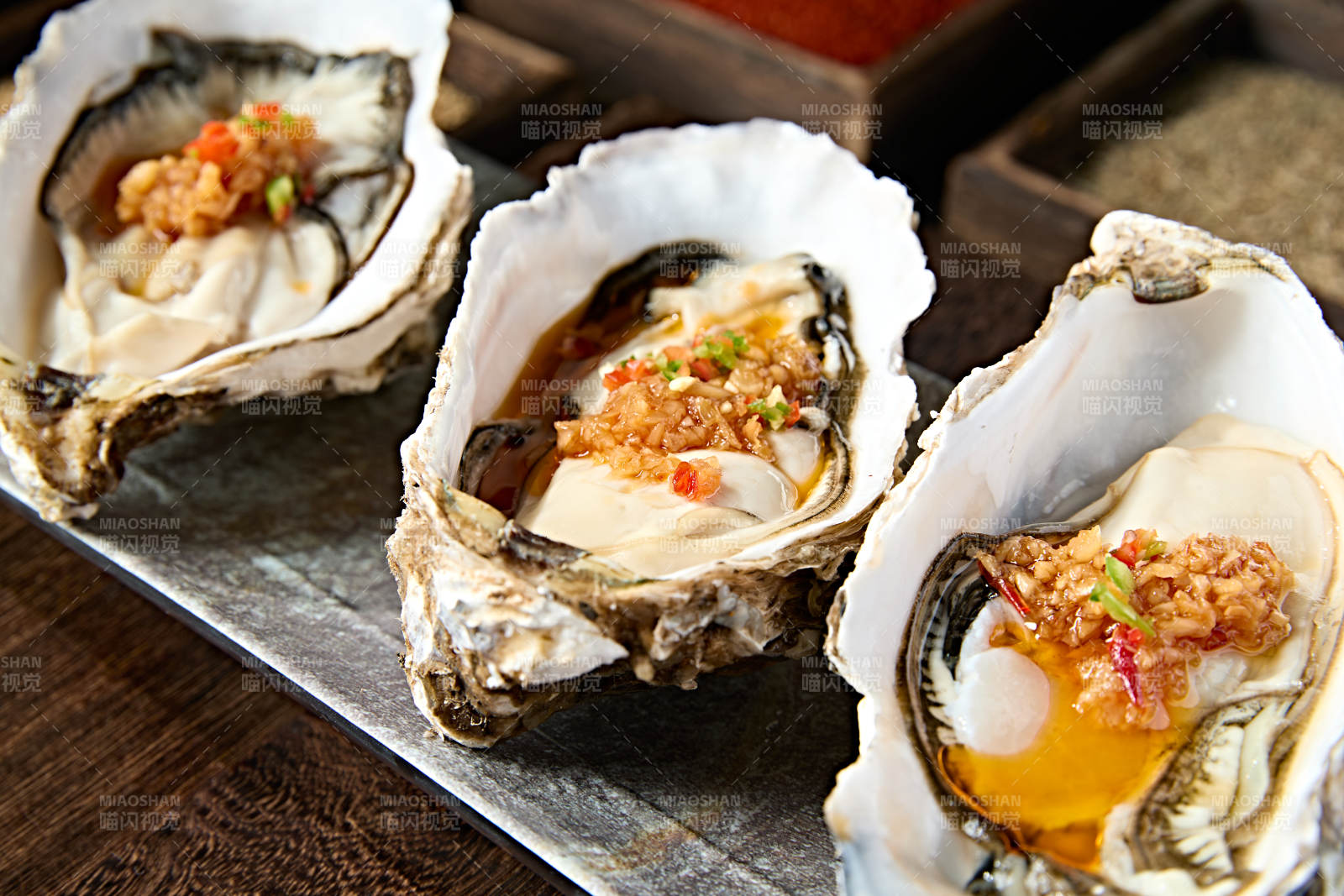 美味炭烤乳山大生蚝图片