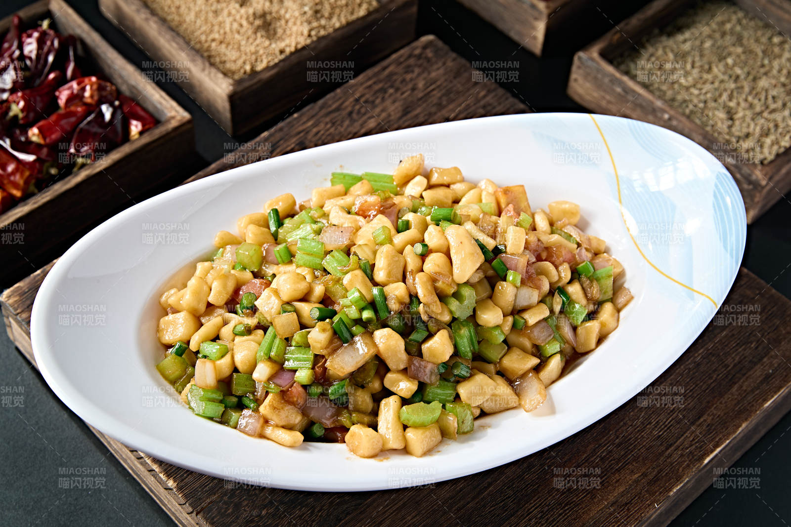 西芹韭菜洋葱炒疙瘩图片