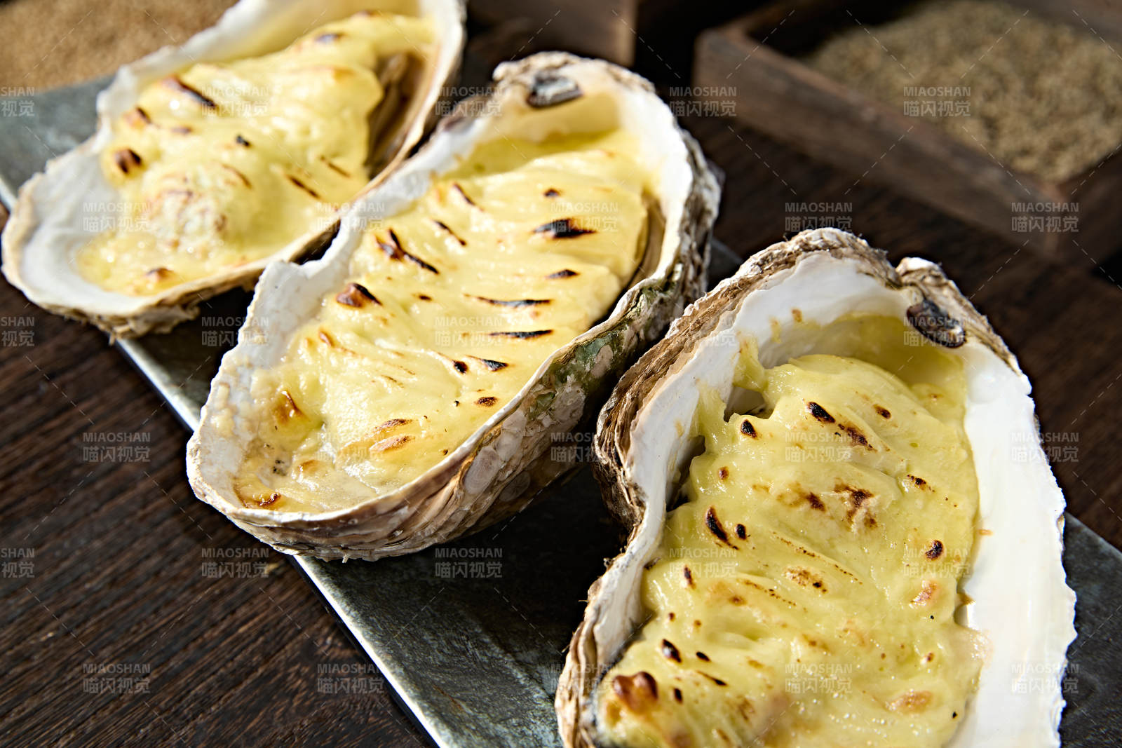 炭烤芝士焗生蚝图片