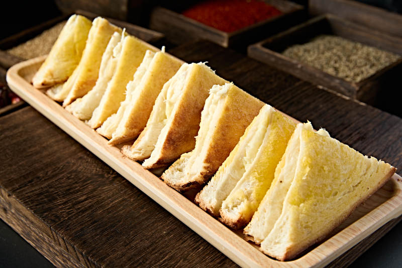 美味小吃奶香芝士榴莲饼图片