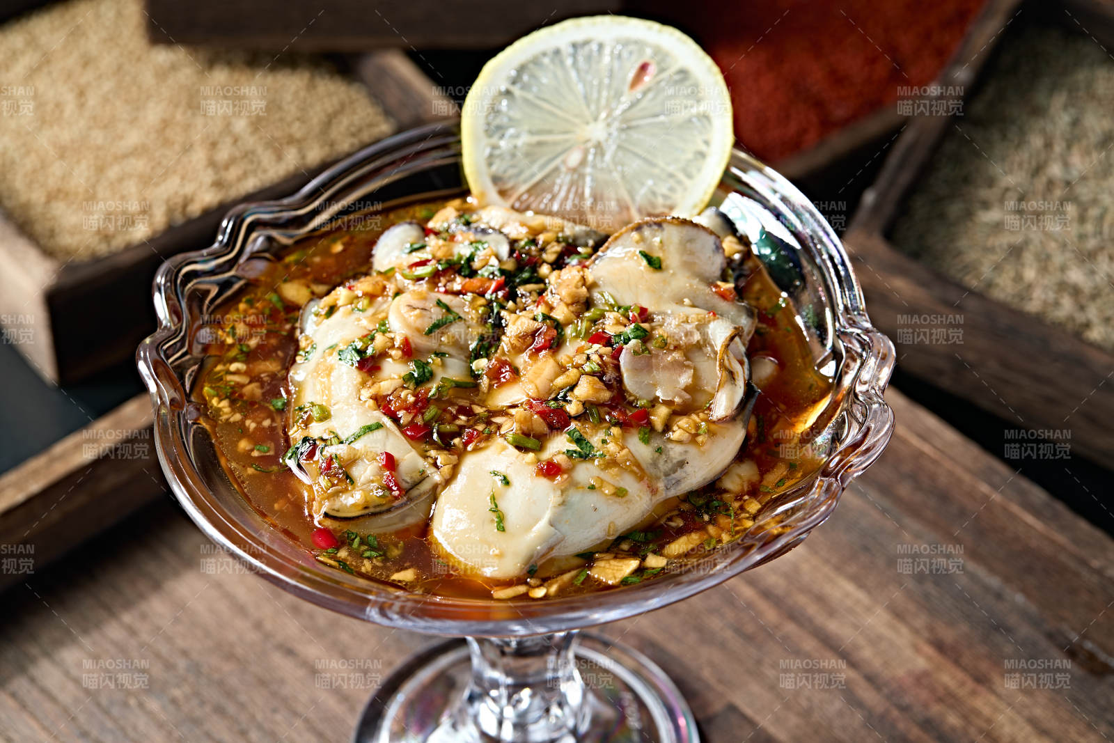 蒜香柠檬酸汤腌生蚝图片