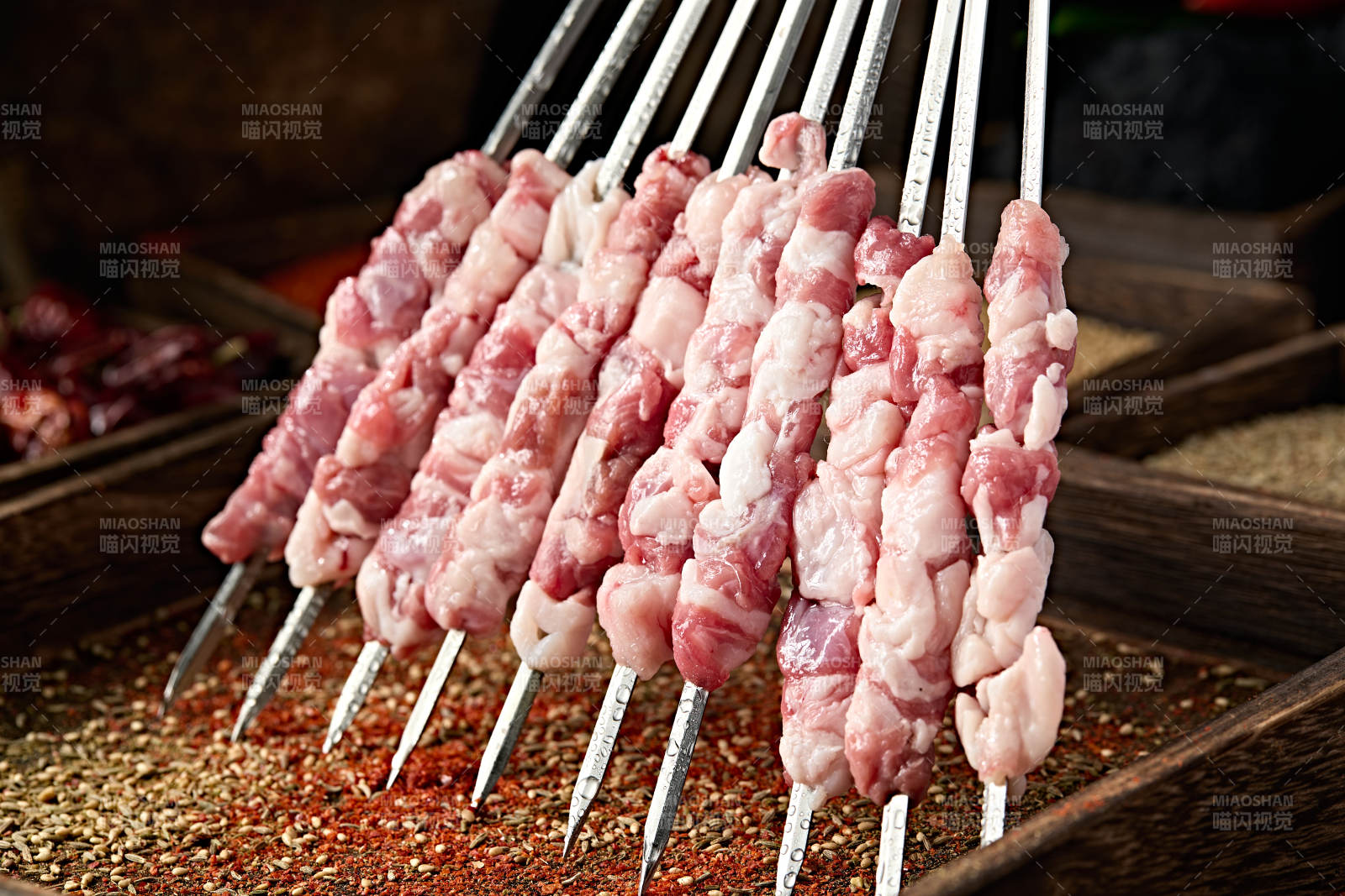 美味烧烤生鲜羊肉筋串图片