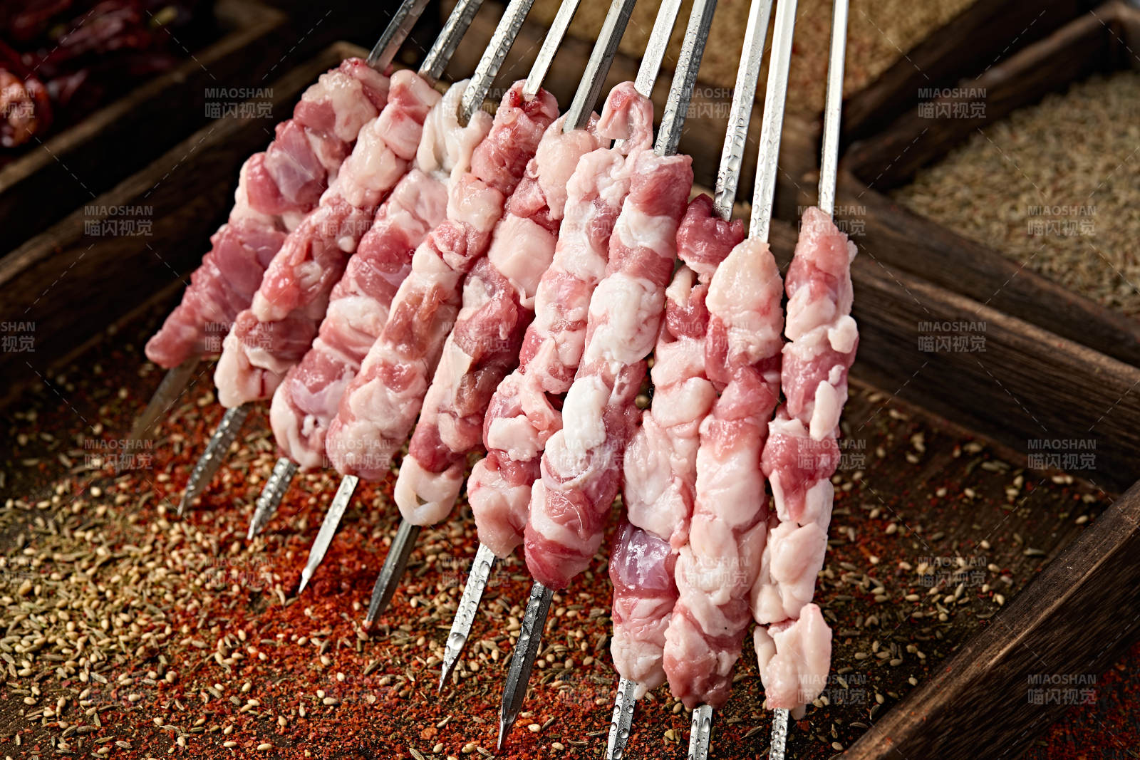 美味烧烤生鲜羊肉筋串图片