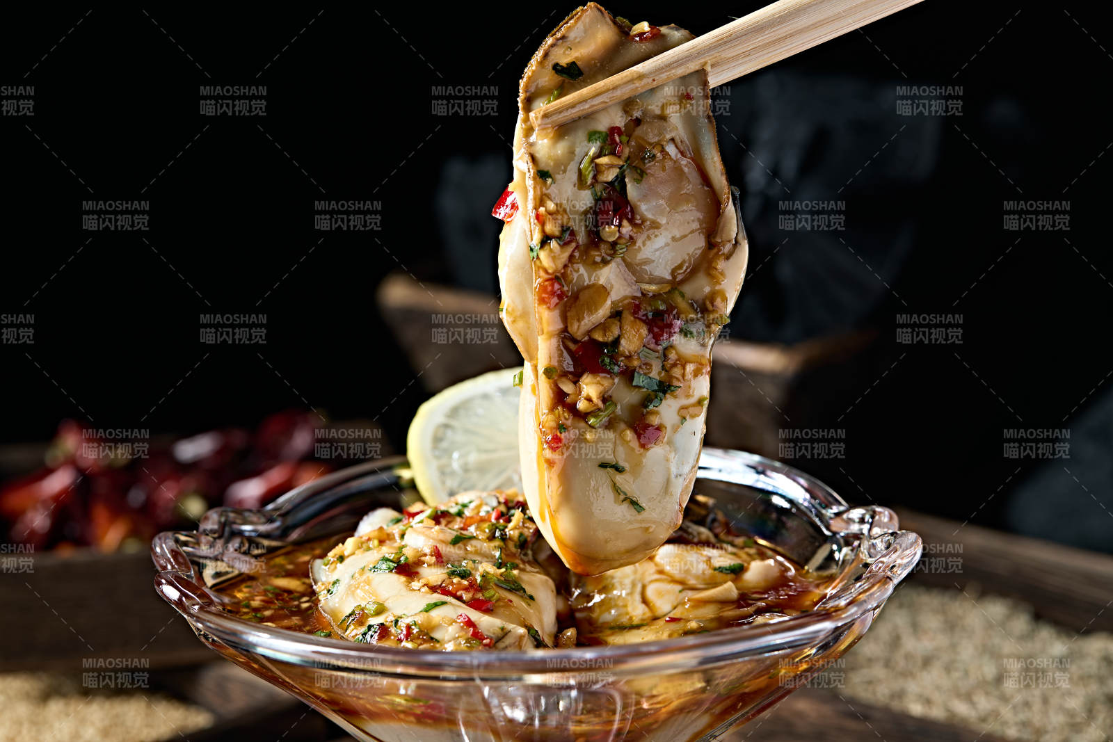 蒜香柠檬酸汤腌生蚝图片