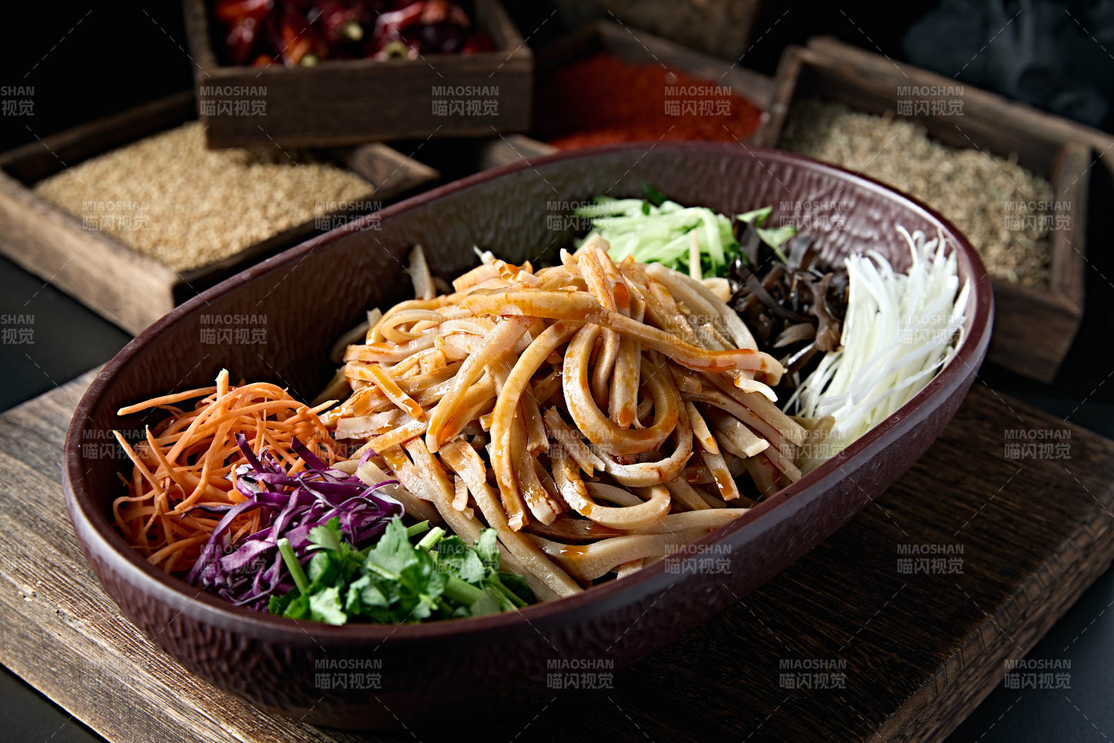 五彩菜丝凉拌荞面粉坨图片