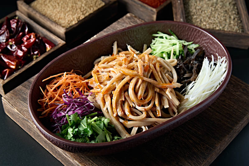 五彩菜丝凉拌荞面粉坨图片