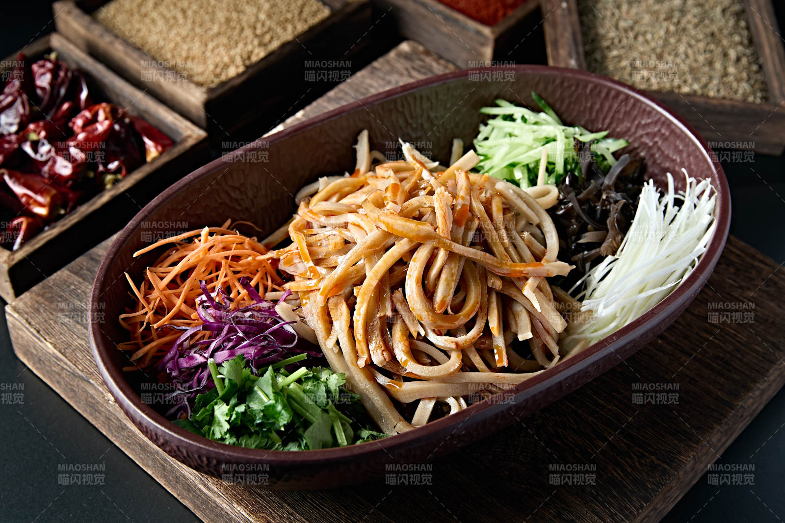 五彩菜丝凉拌荞面粉坨图片