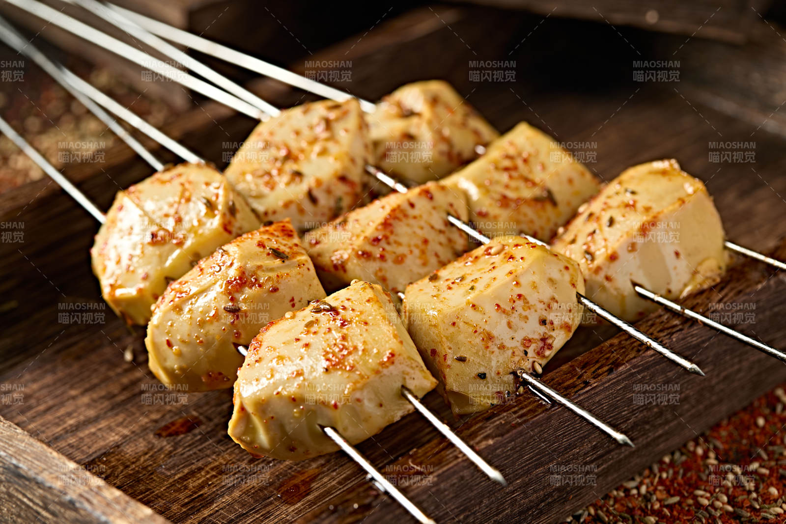 特色烧烤炭烤实蛋图片