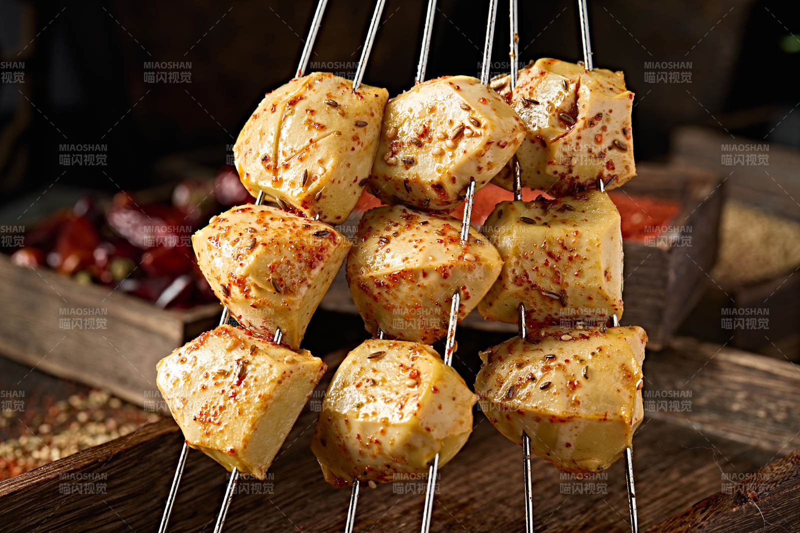 特色烧烤炭烤实蛋图片