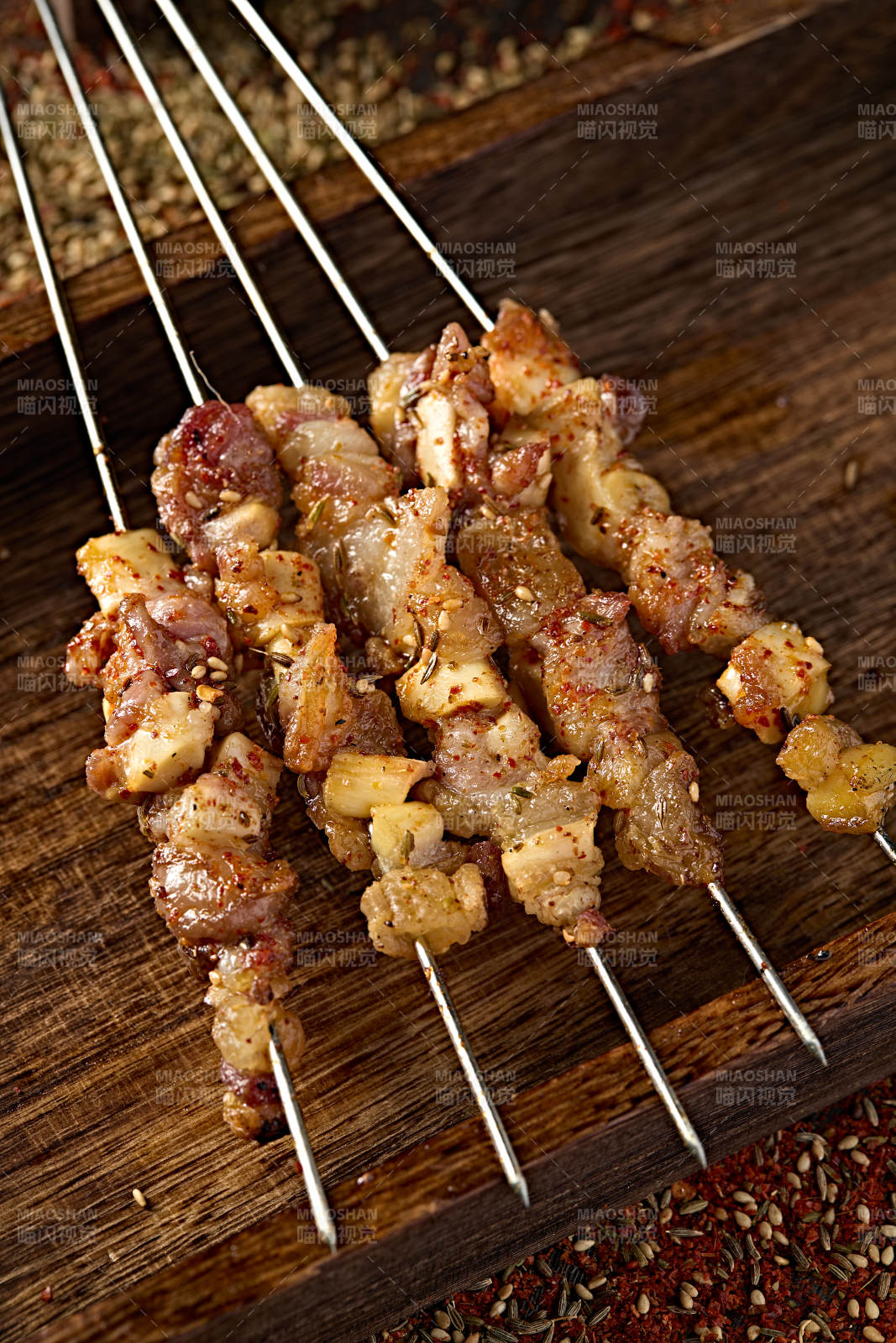 炭烤美味羊肉筋图片