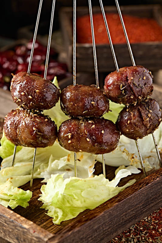 特色美味烧烤炭烤自制QQ肠图片