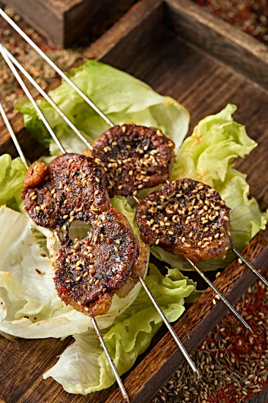 美味烧烤炭火烤羊腰图片