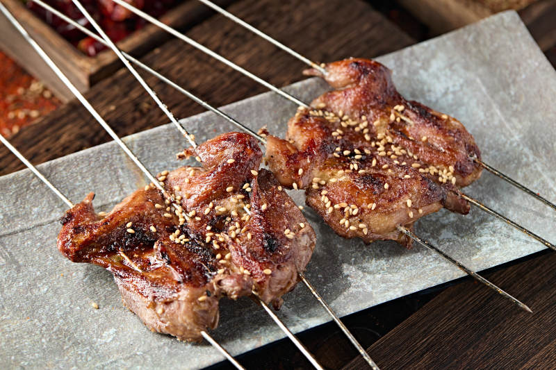 锦州烧烤炭烤养殖鹌鹑图片