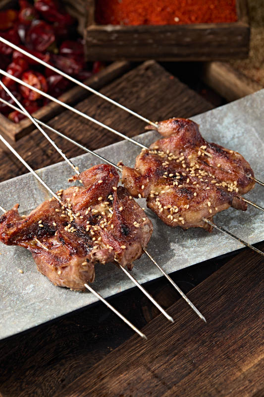 锦州烧烤炭烤养殖鹌鹑图片