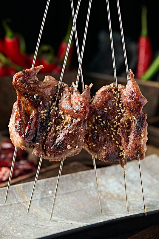 锦州烧烤炭烤养殖鹌鹑图片