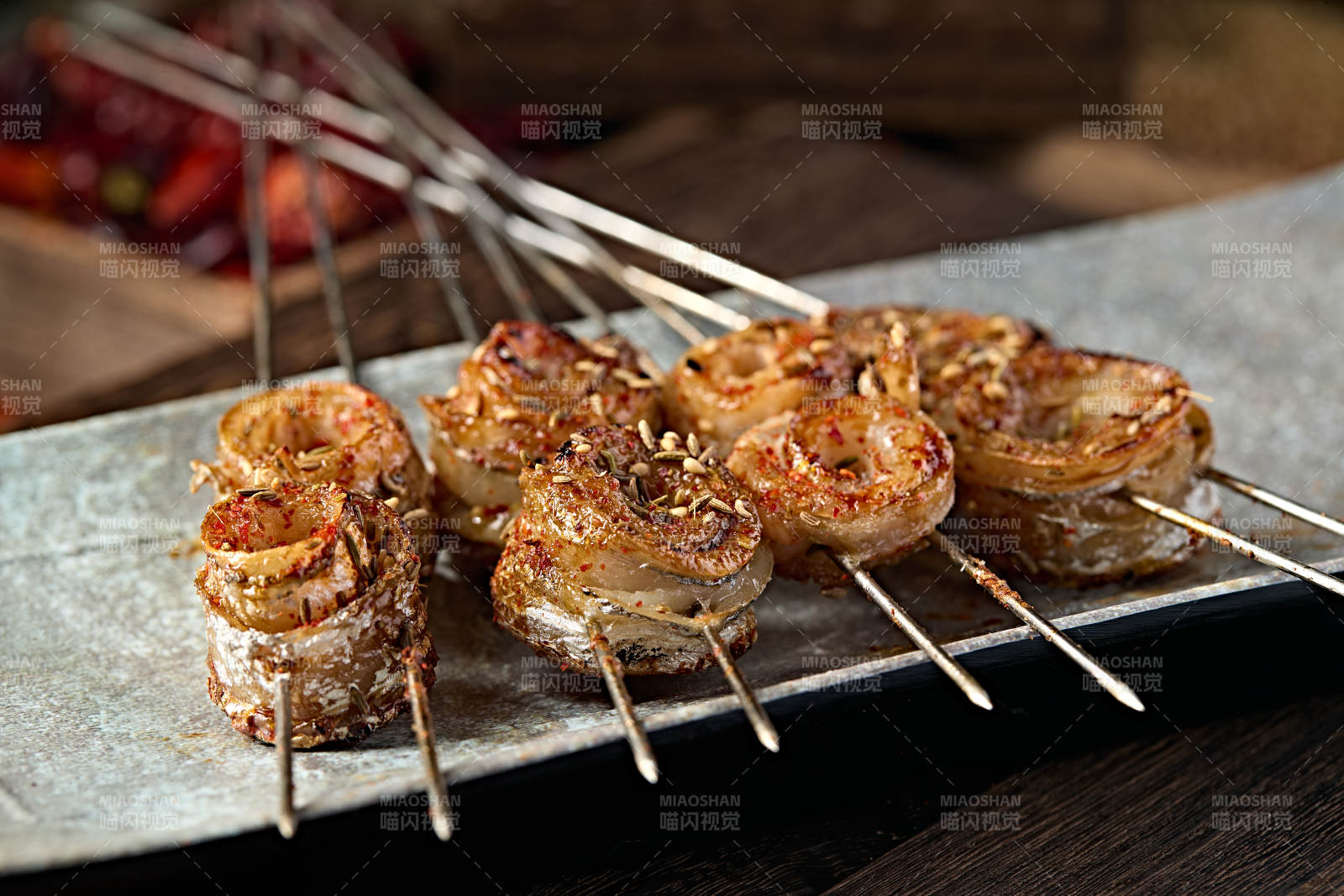 风味烧烤炭烤带鱼肉卷图片