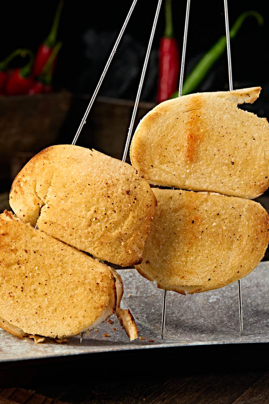 美味炭烤馍馍片图片