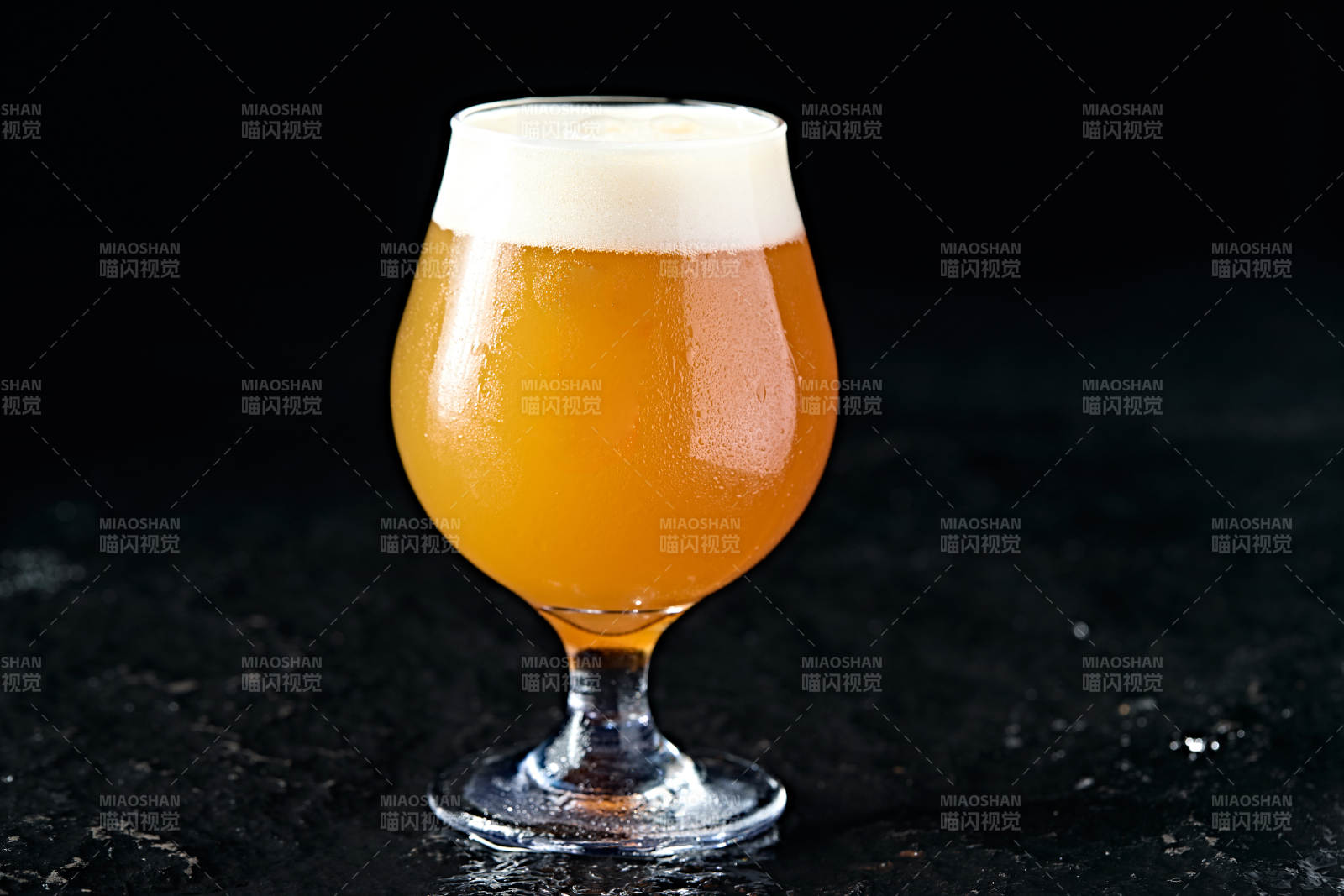 自制醇香冰镇精酿啤酒图片