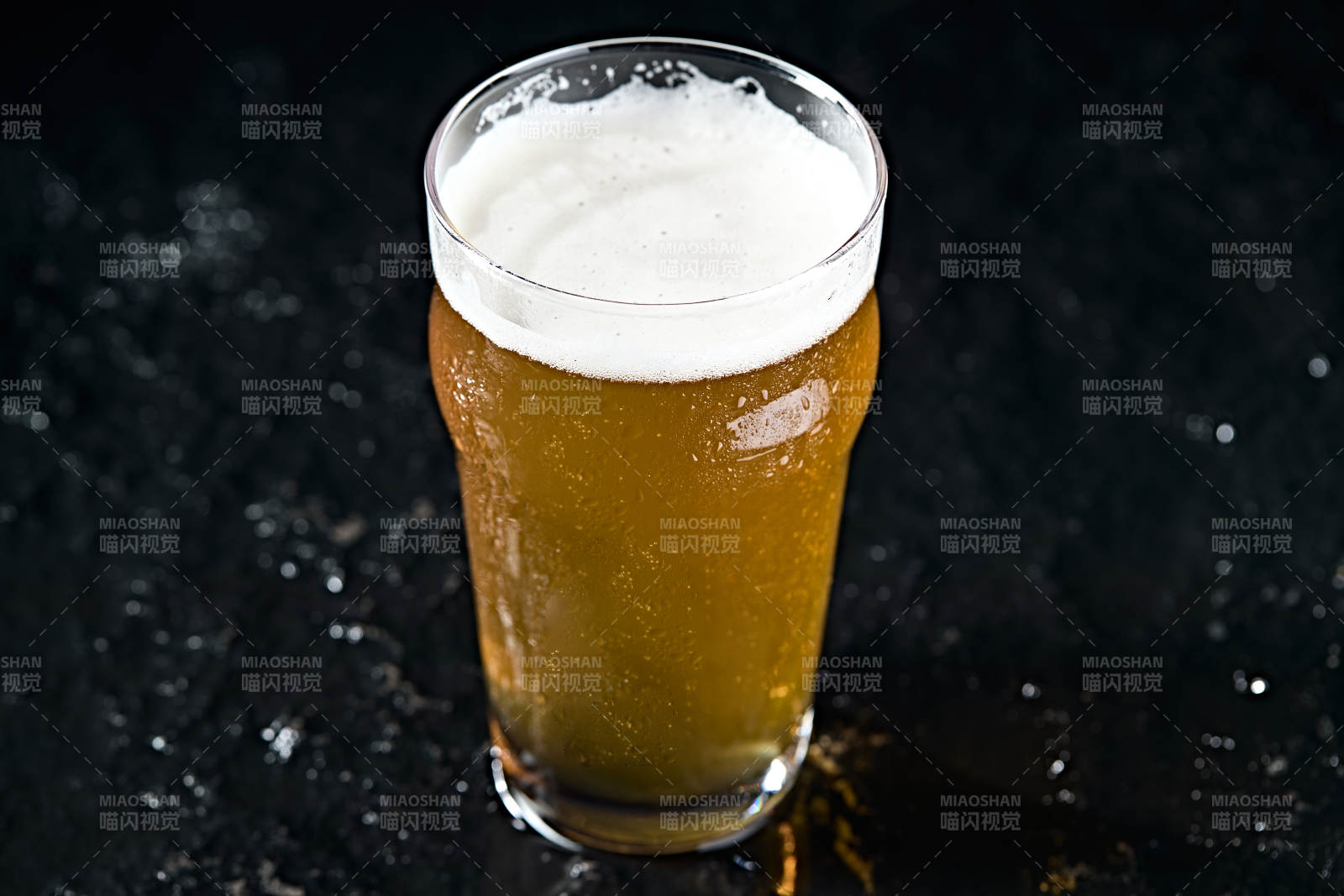 自制醇香冰镇精酿啤酒图片