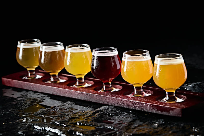 自制醇香冰镇精酿啤酒图片