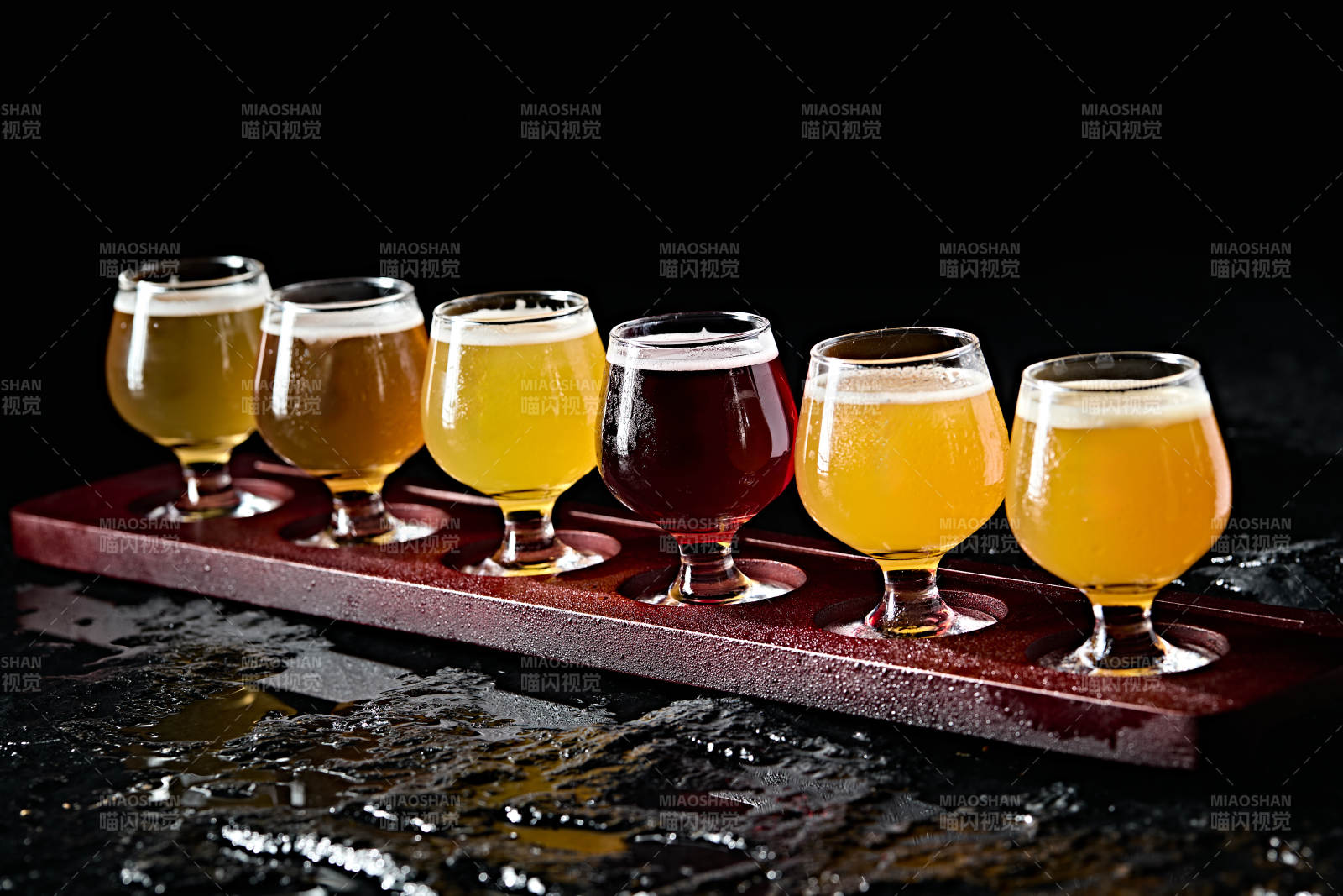 自制醇香冰镇精酿啤酒图片