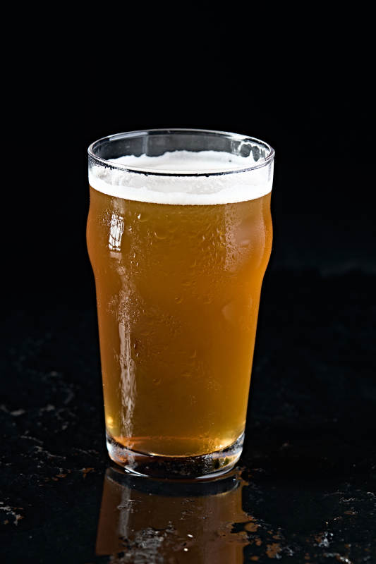 自制醇香冰镇精酿啤酒图片