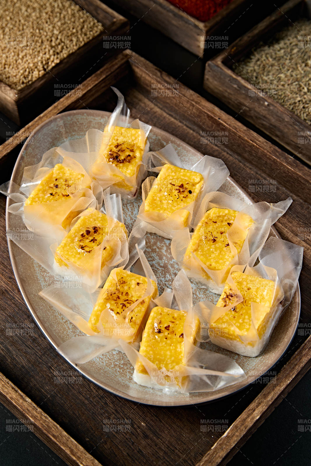 桂花酱双色小米糯米凉糕图片