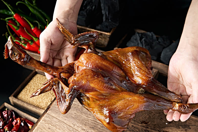 风味地方传统美食油浸风干鸡图片