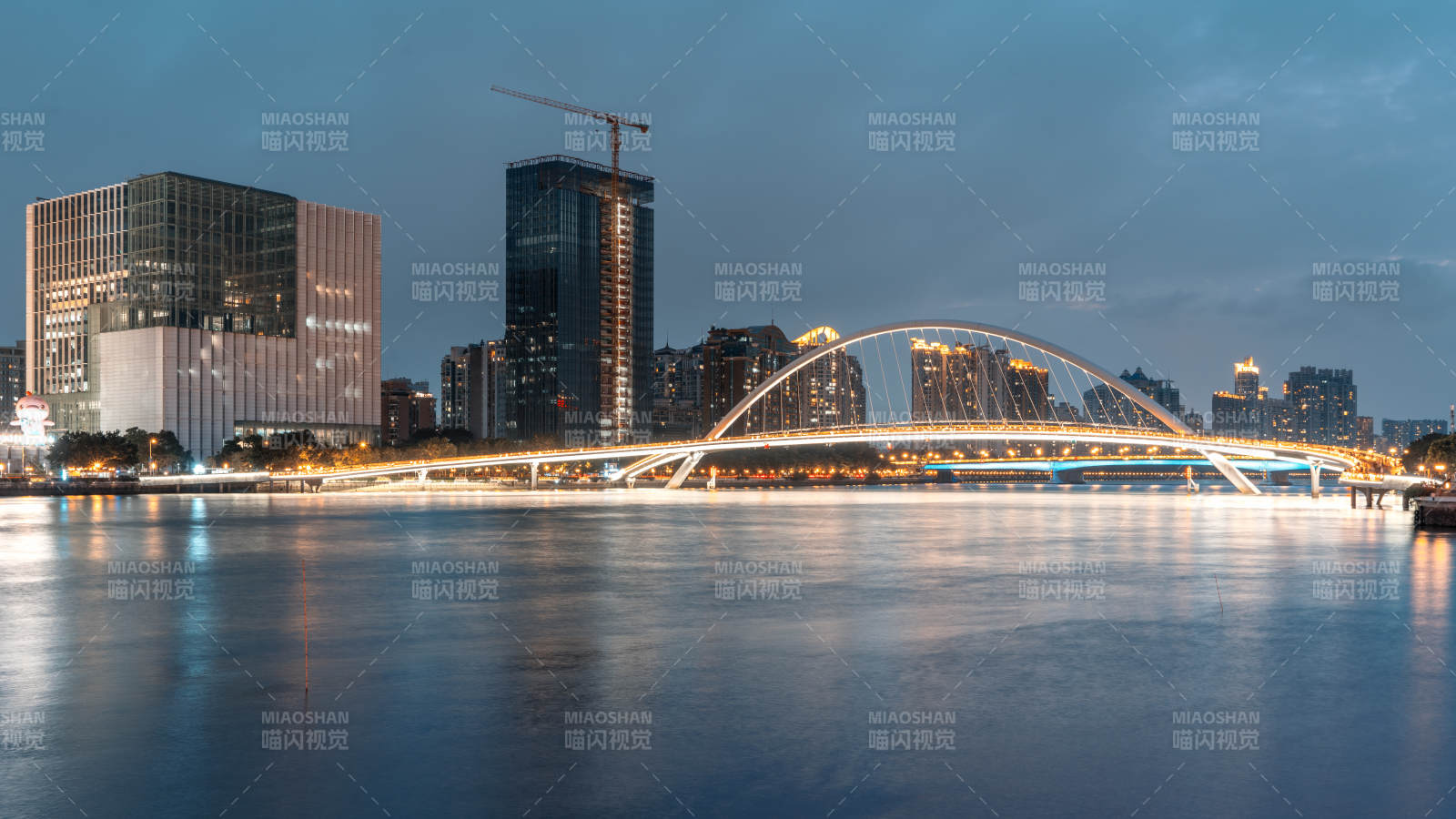 城市夜景桥影图片