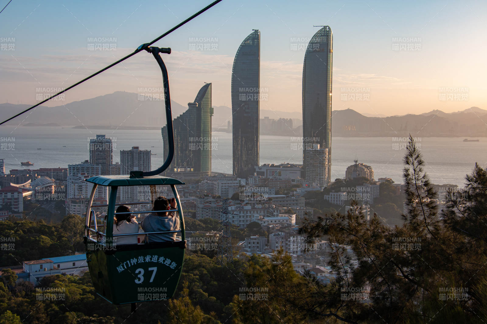 厦门缆车瞰海景图片