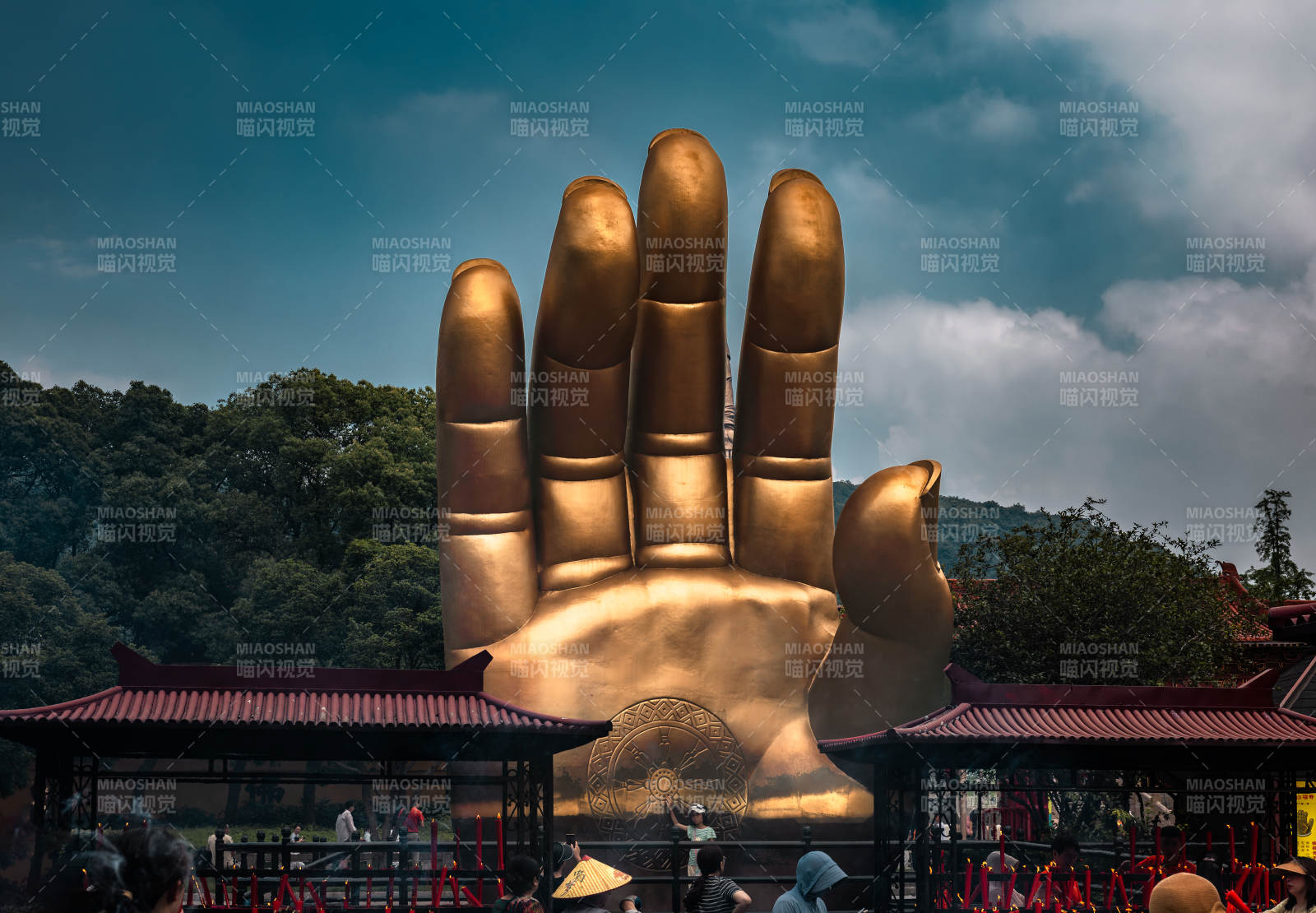 金色巨手佛像  无锡灵山图片