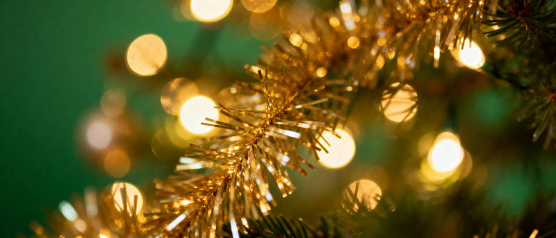金色圣诞树光影图片