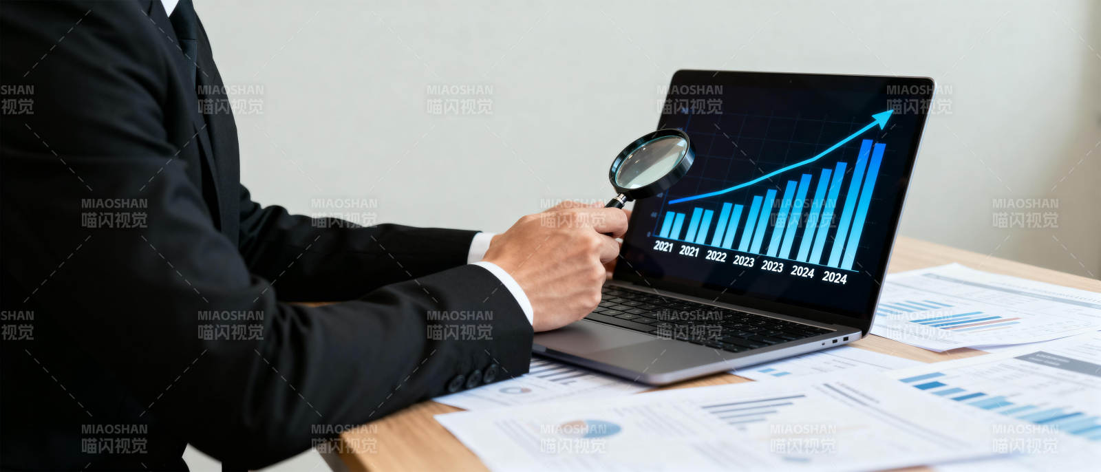 数据分析增长趋势图片