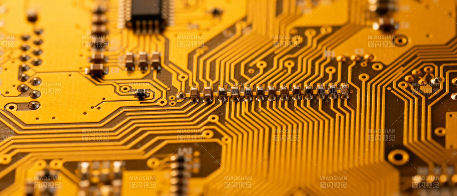 电路板特写图片