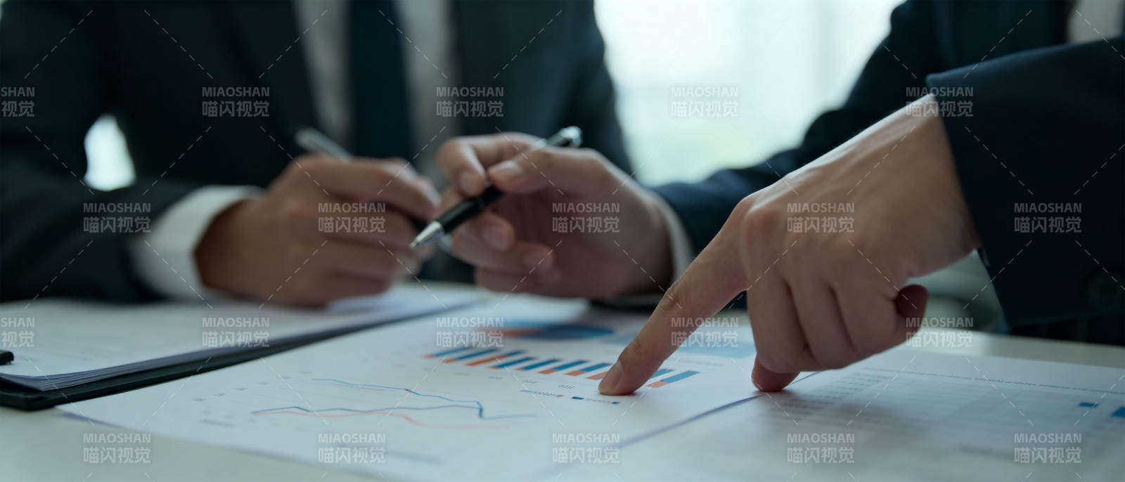 商务洽谈分析图表图片