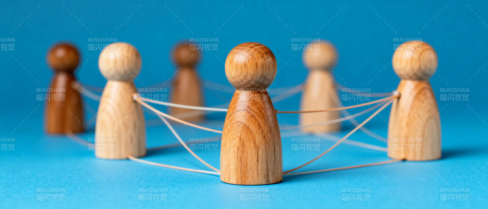 木偶相连 象征团结图片