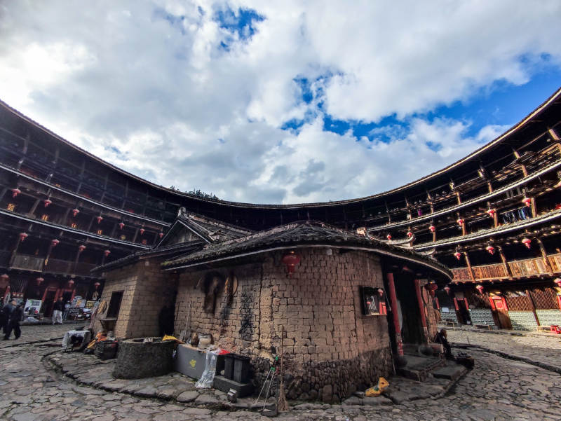 福建土楼庭院风光图片
