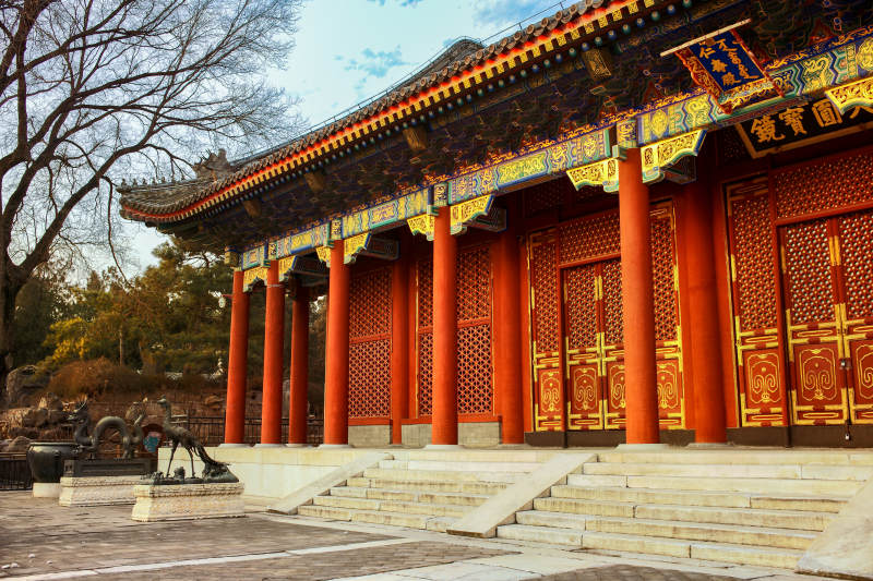 颐和园古建筑红柱金门图片