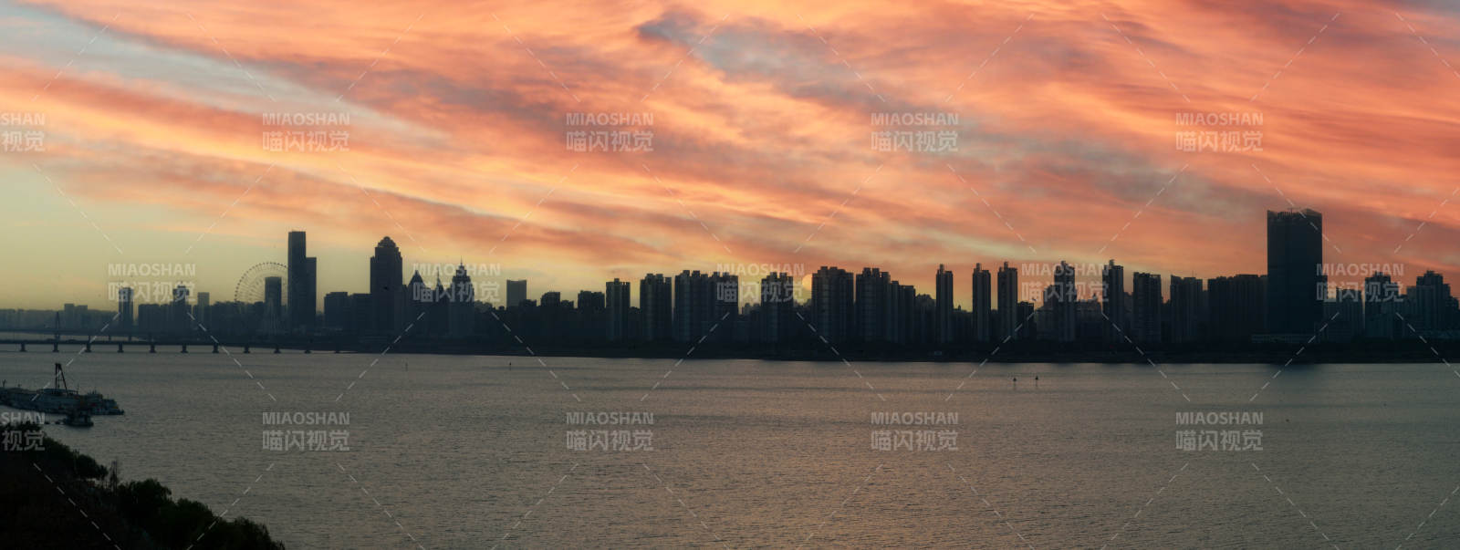 南昌红谷滩黄昏剪影图片