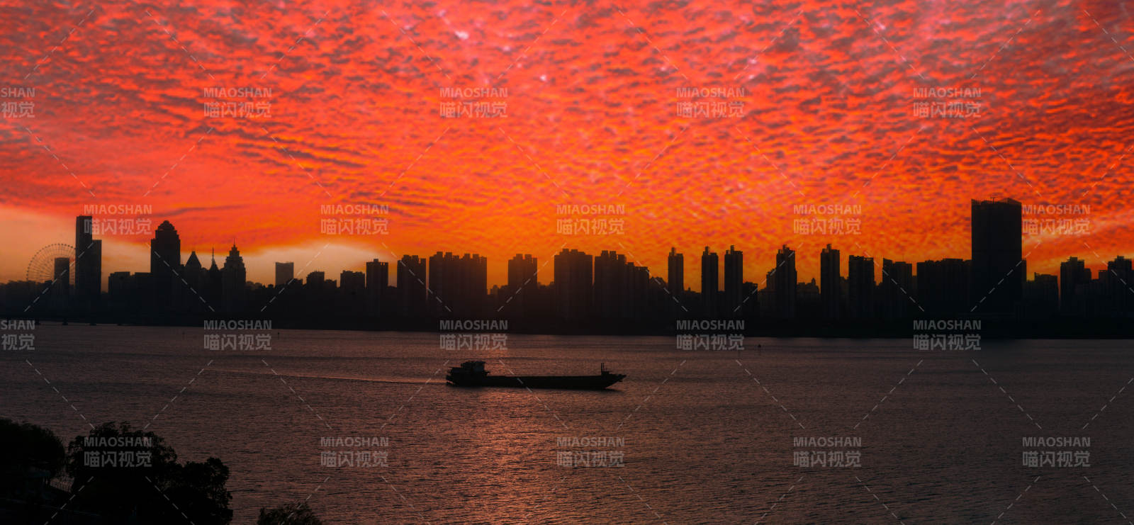 南昌红谷滩日落剪影图片